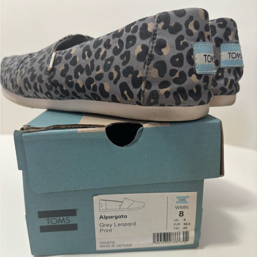 TOMS- Alpargata- Womens size 8 with box
